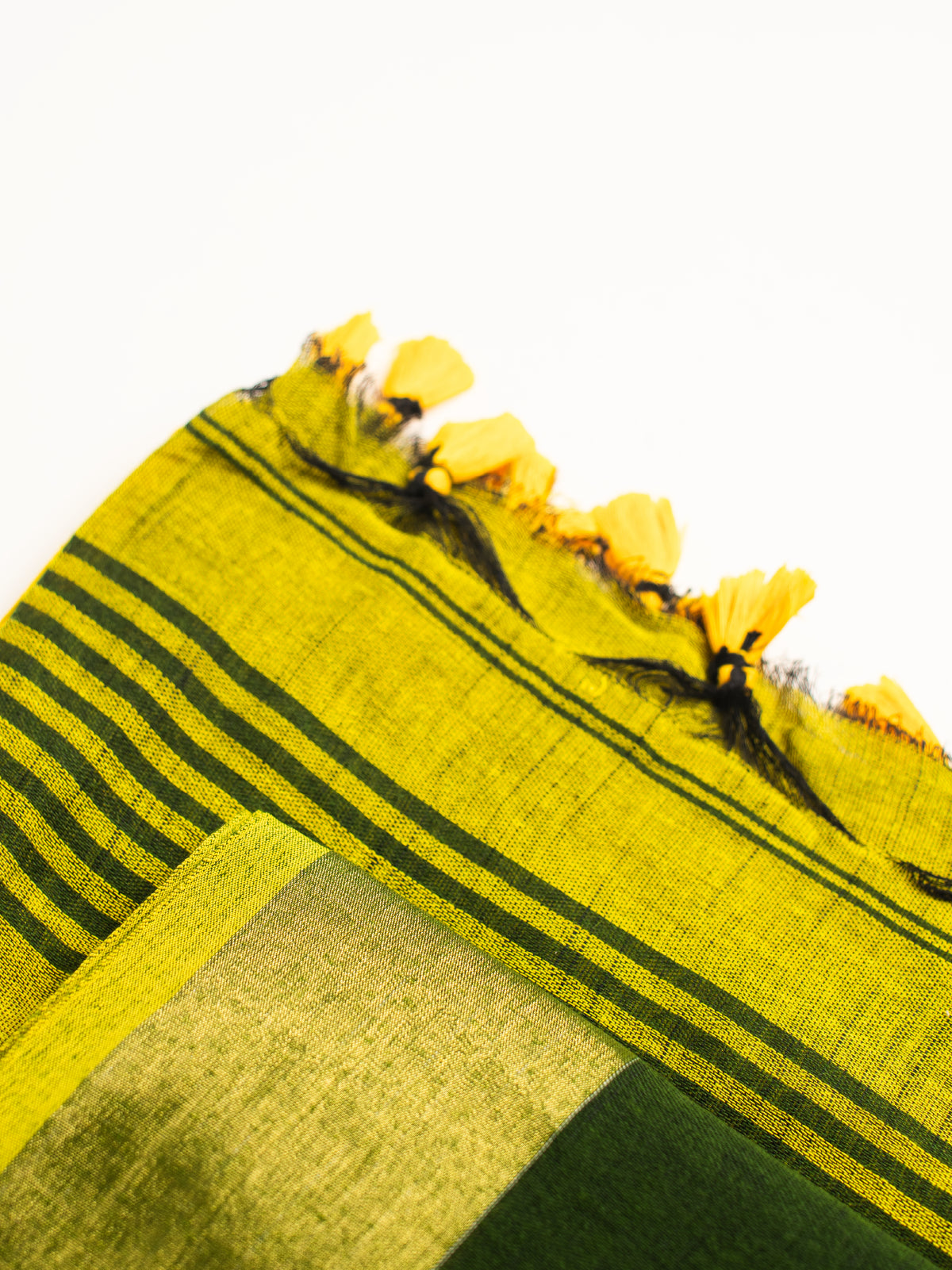Manikya Linen Saree
