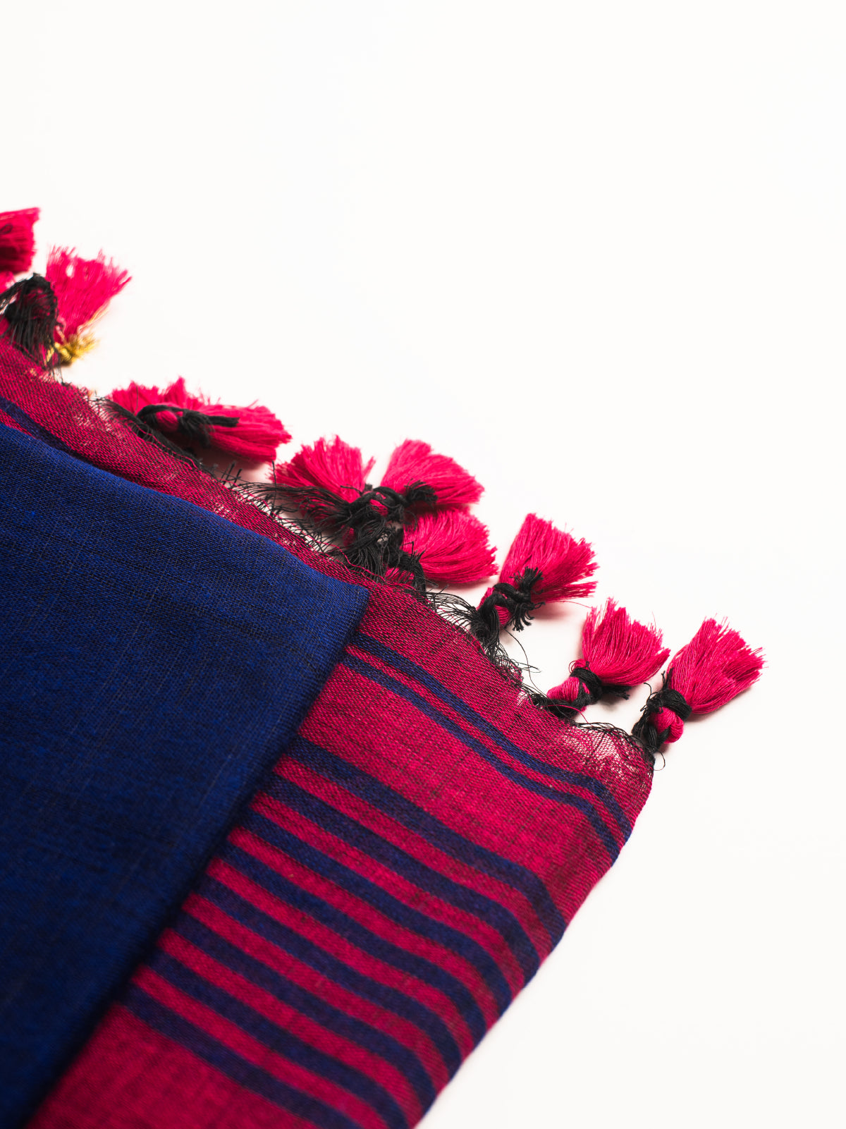 Resham Boondein Linen Saree