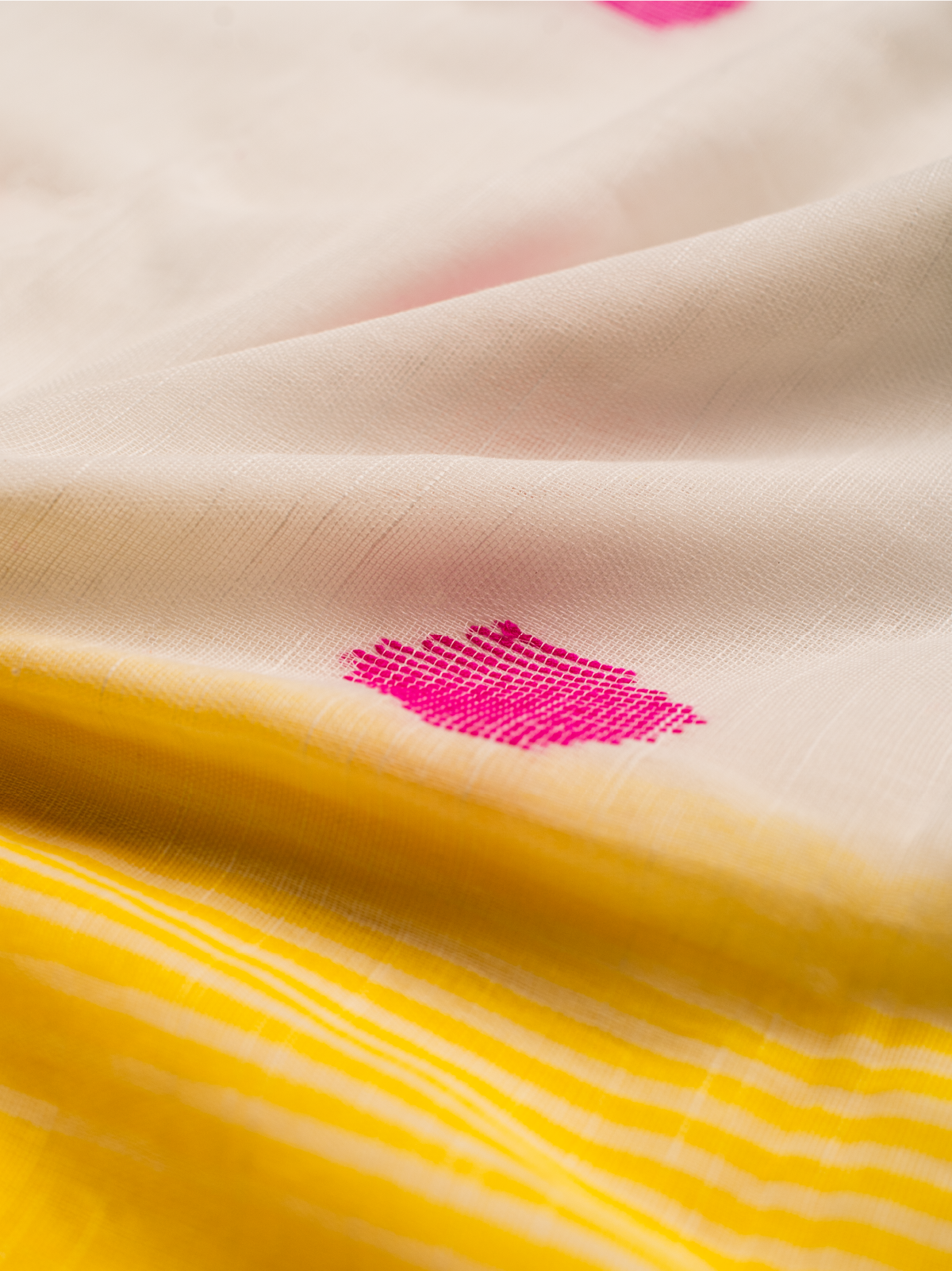 Rangila Phool Linen Saree