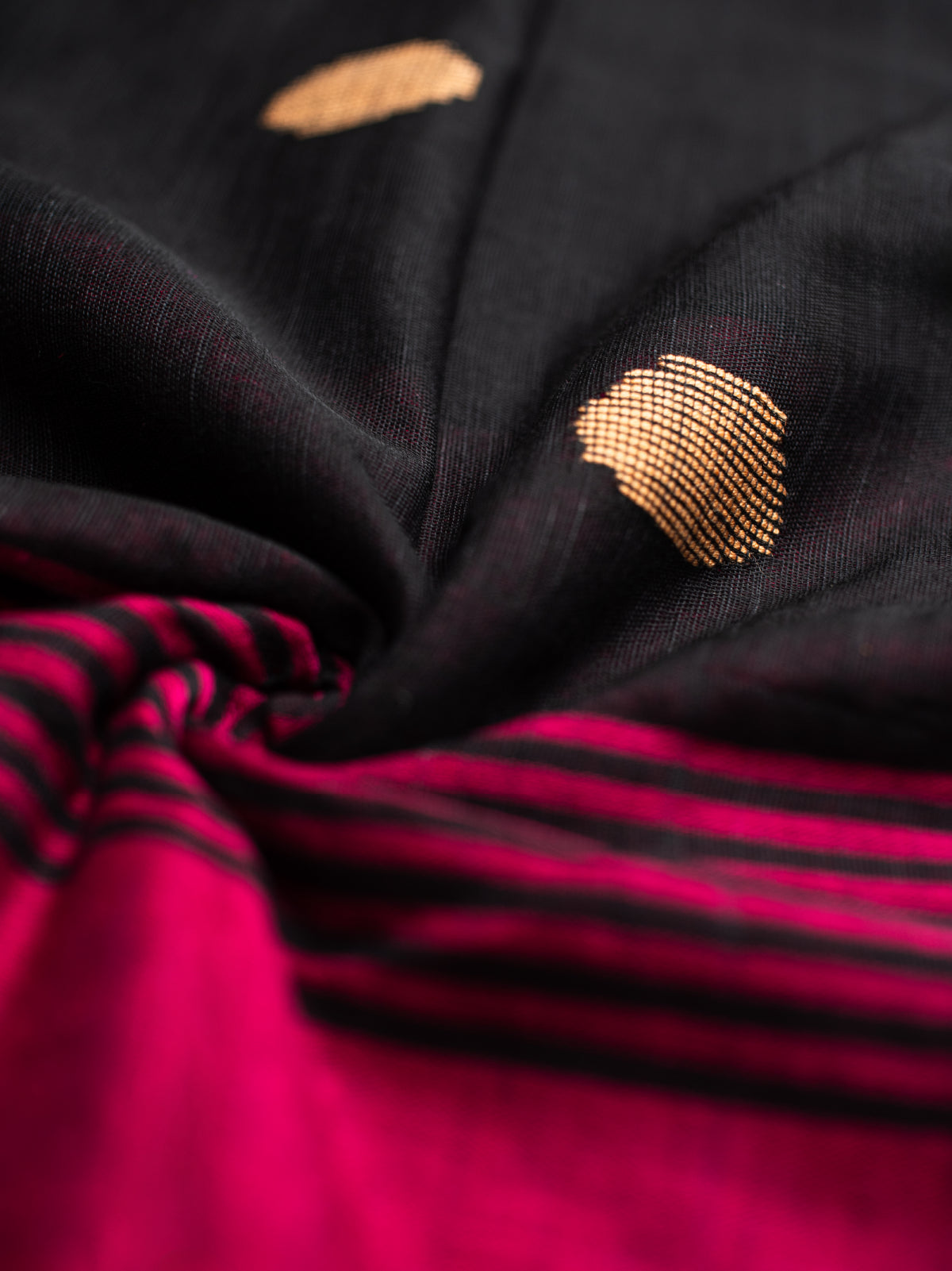 Leher Gulabi Linen Saree