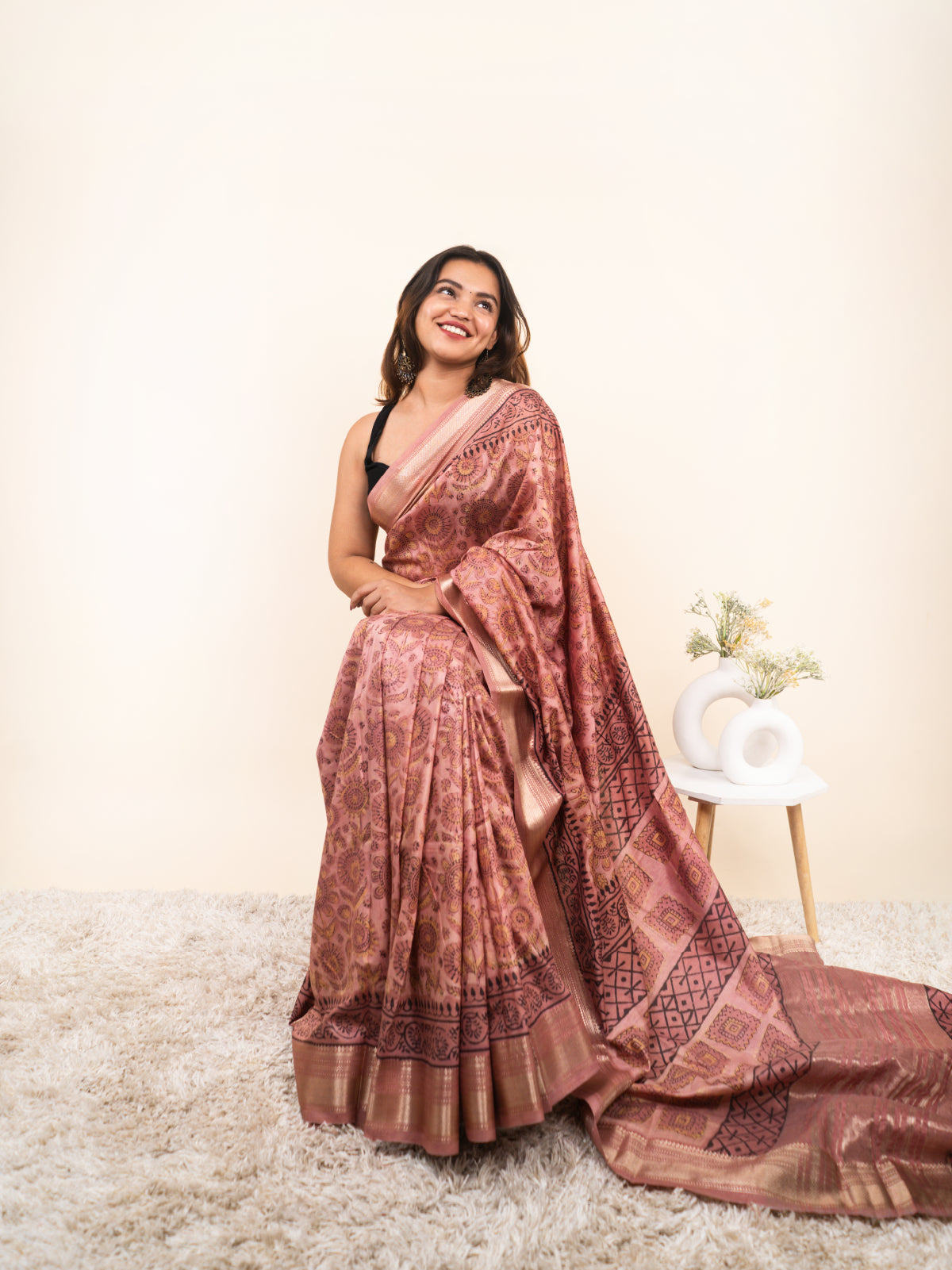 Gulabi Jharna Maheshwari Cotton Silk Saree