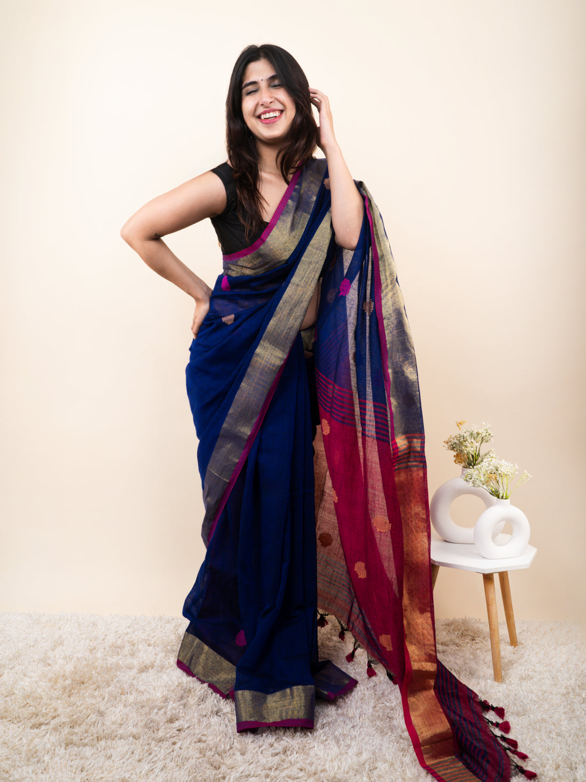 Resham Boondein Linen Saree