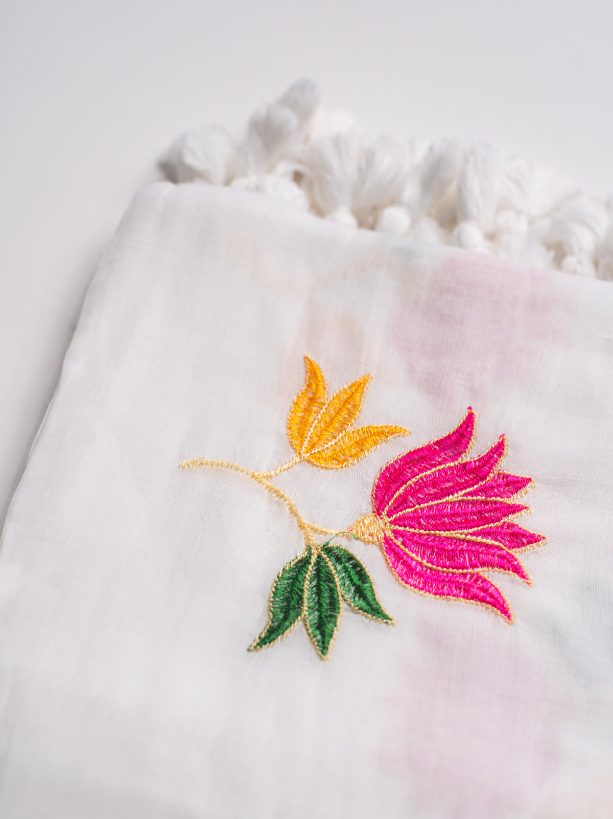 SafaidRaag Mulmul Saree