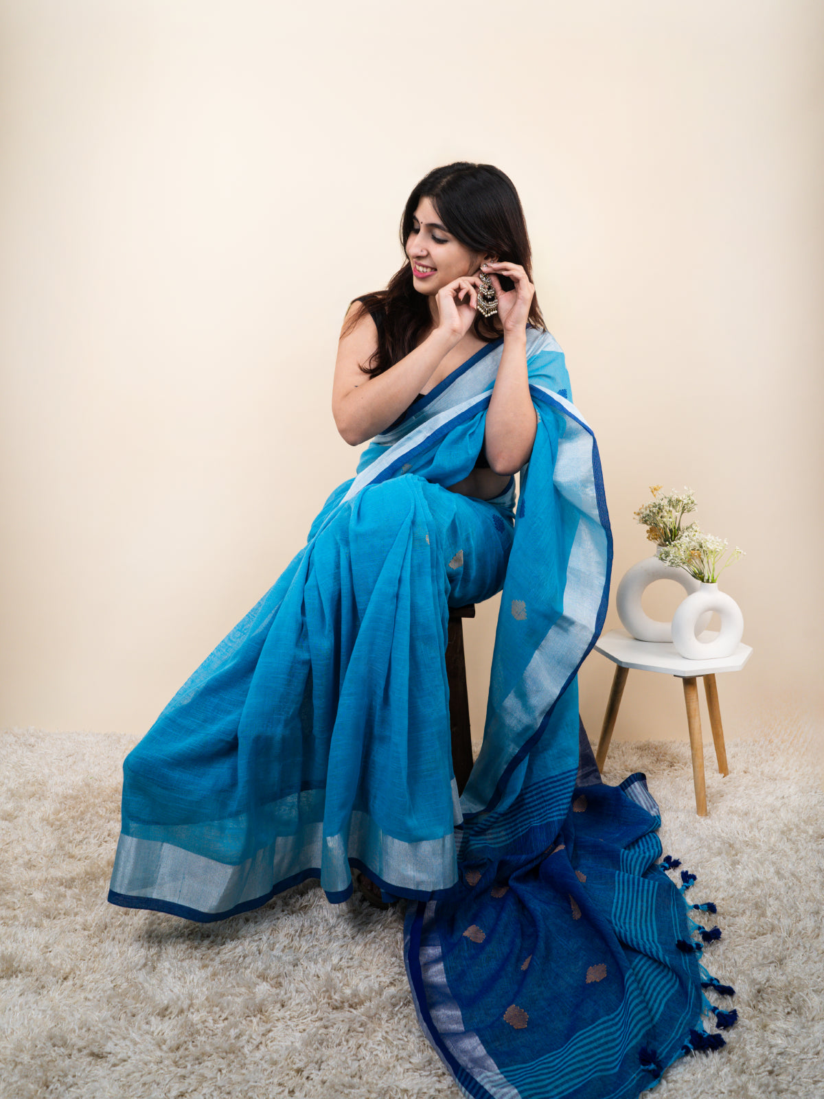 Chhoti Bindiya Linen Saree