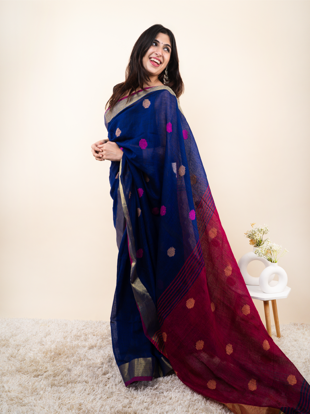 Resham Boondein Linen Saree