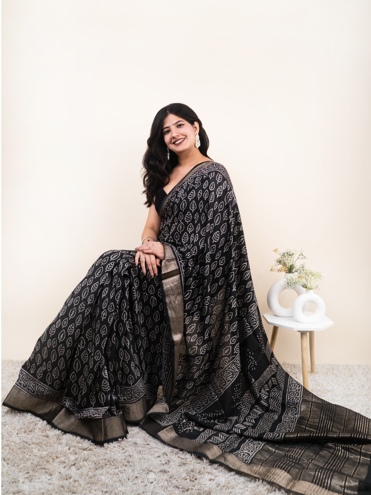Kaali Resham Maheshwari Cotton Silk Saree