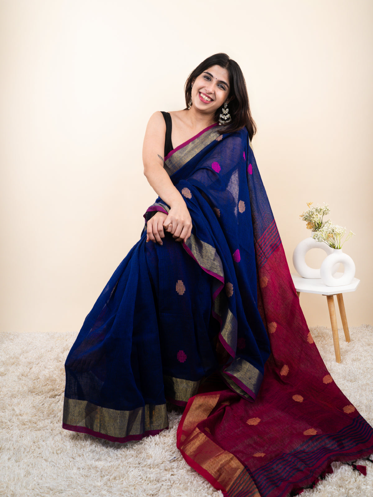 Resham Boondein Linen Saree
