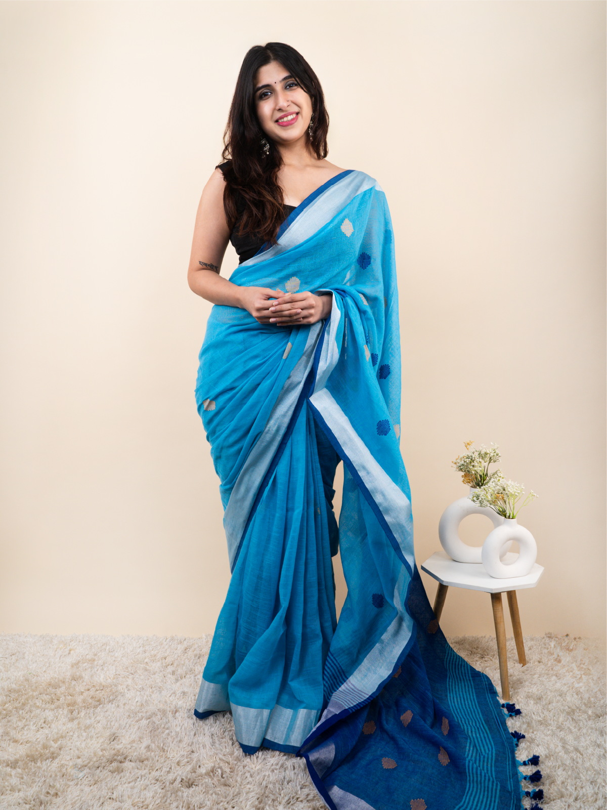 Chhoti Bindiya Linen Saree
