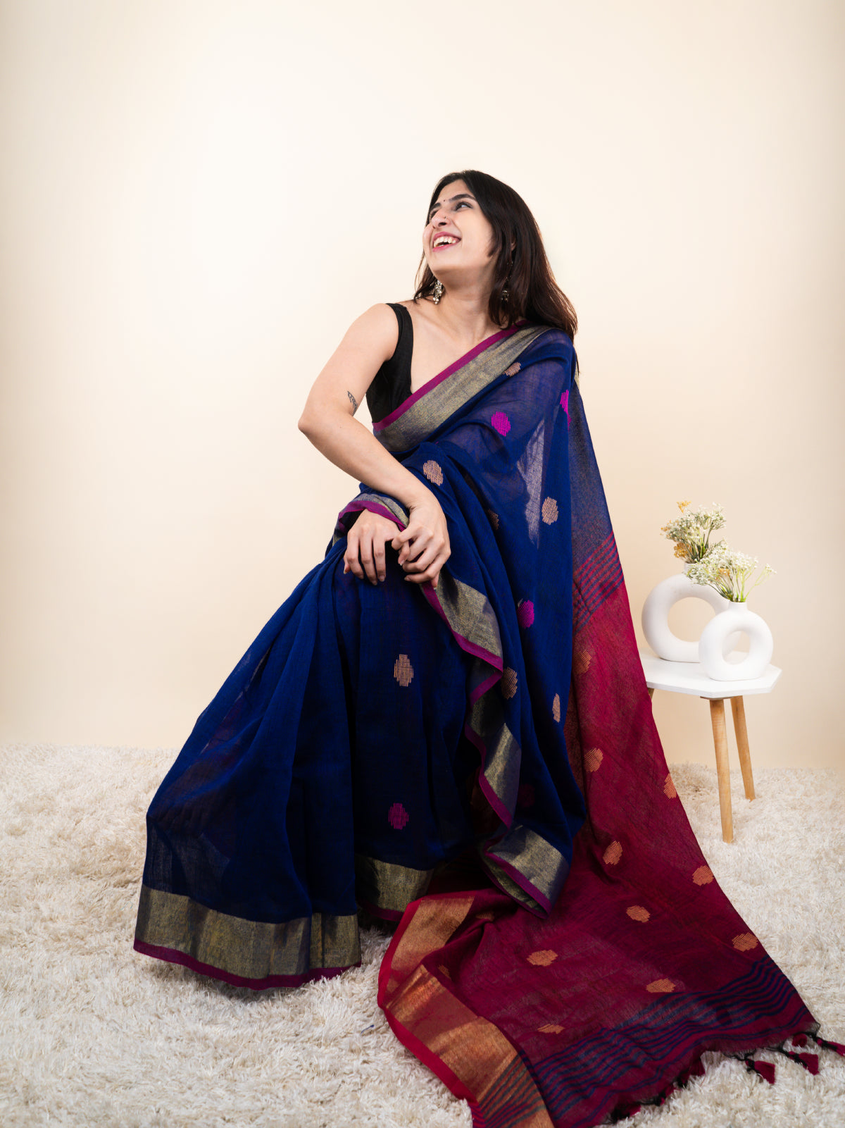 Resham Boondein Linen Saree