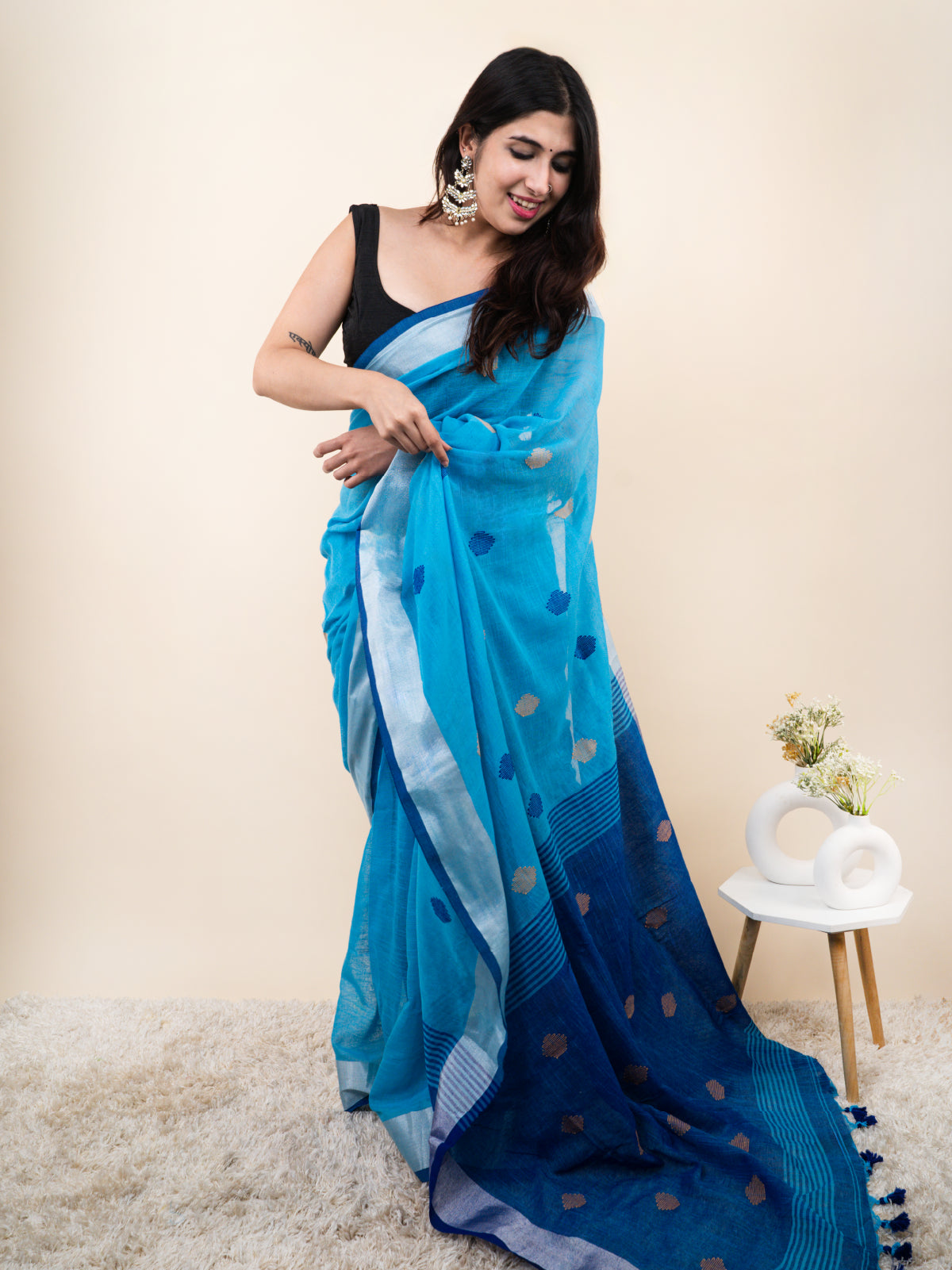 Chhoti Bindiya Linen Saree