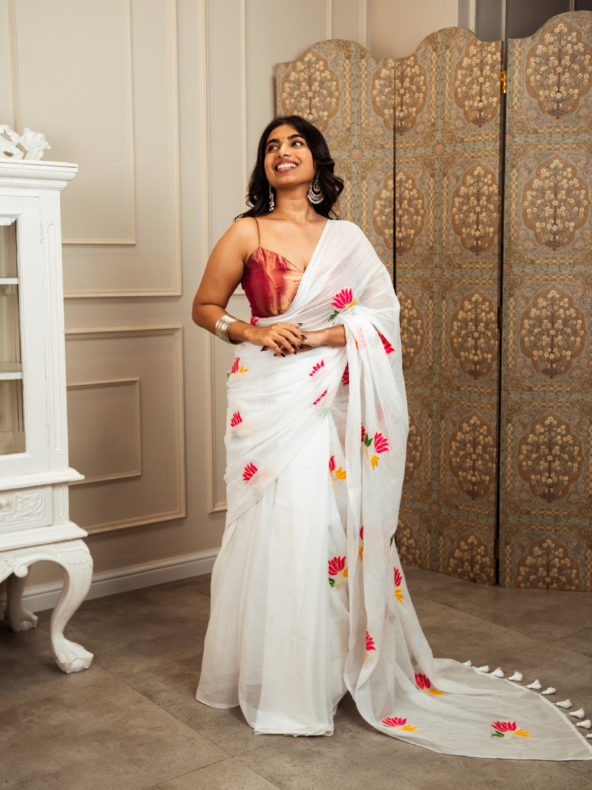 SafaidRaag Mulmul Saree