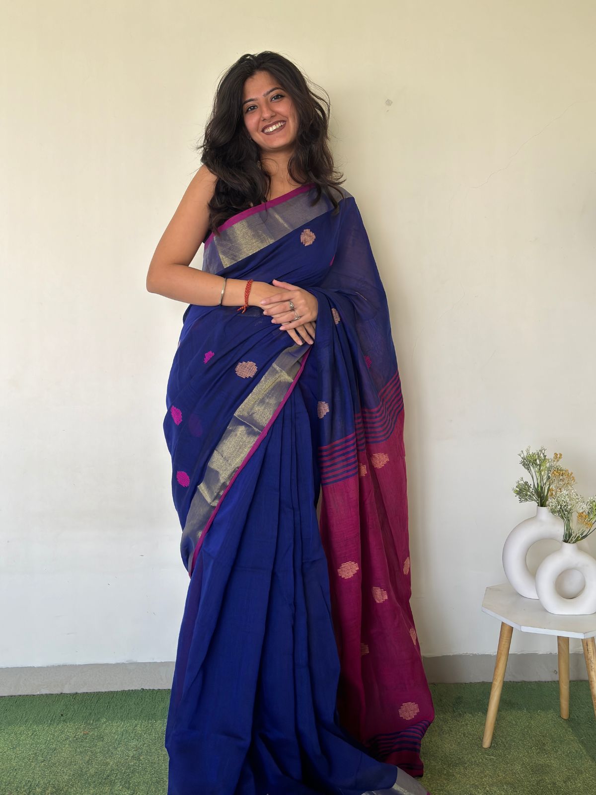 Resham Boondein Linen Saree