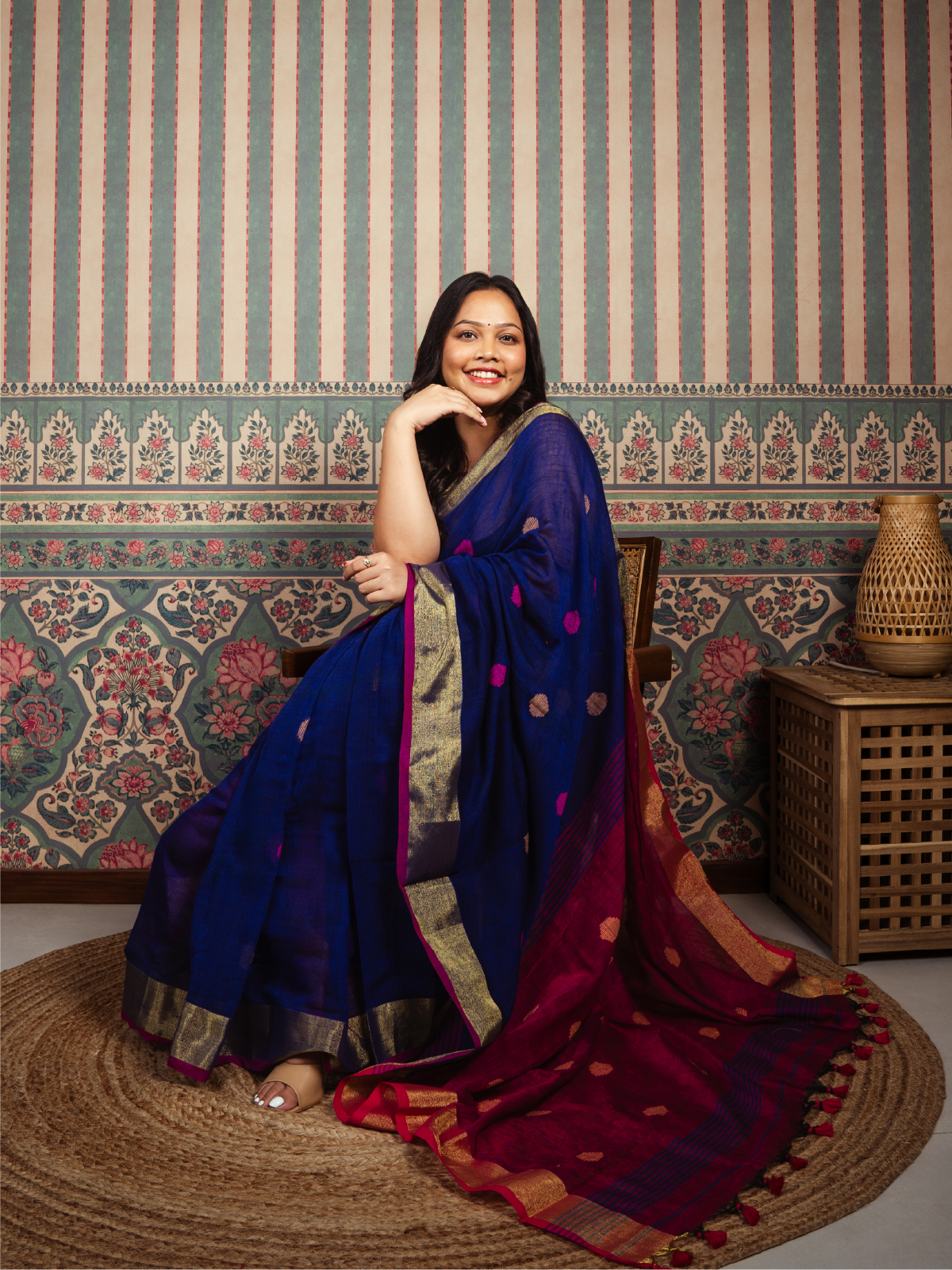 Resham Boondein Linen Saree