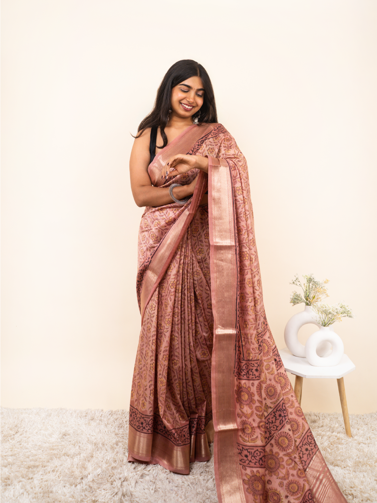Sunehri Raah Maheshwari Cotton Silk Saree