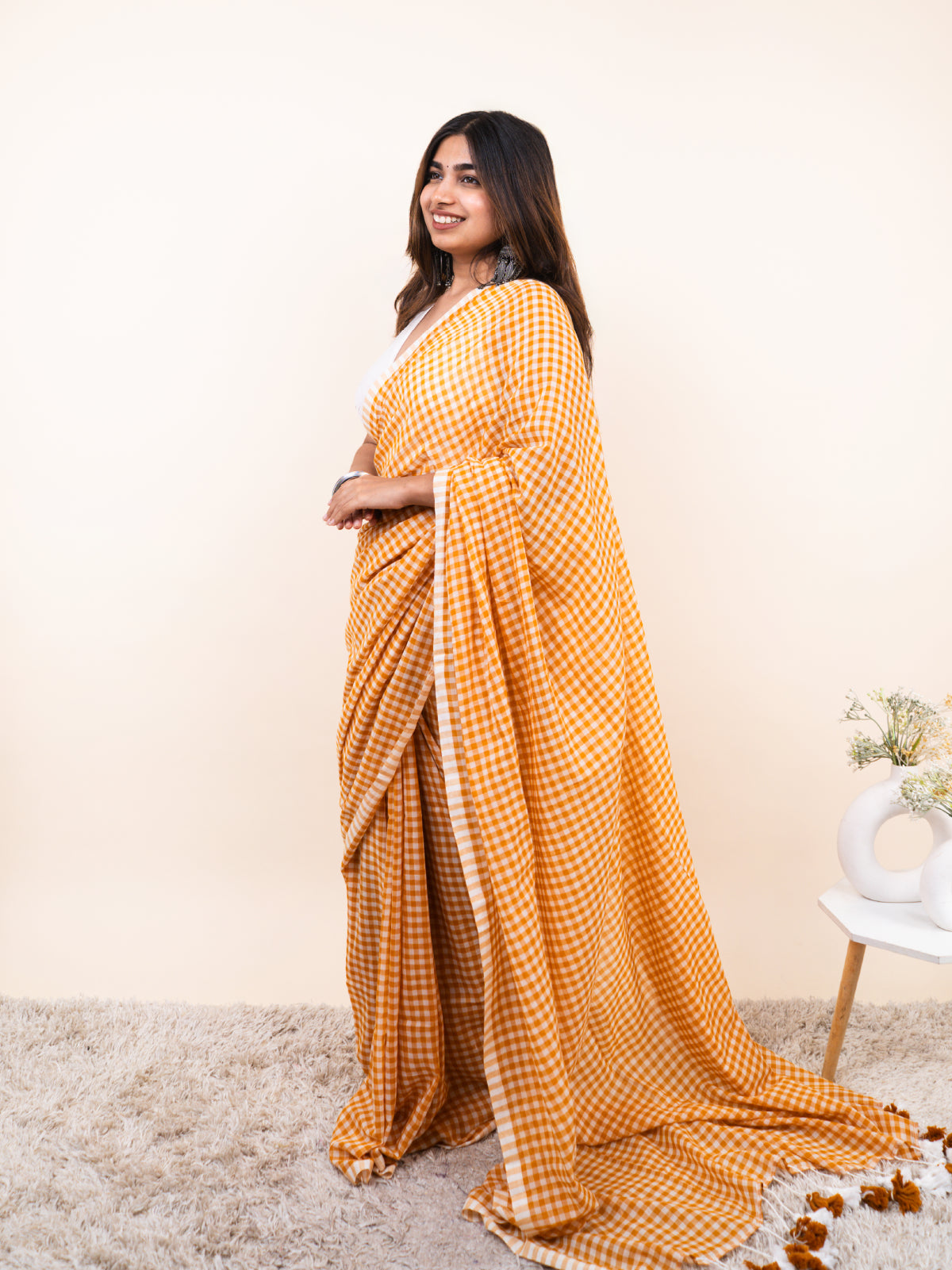 Dhool Checks Mulmul Saree