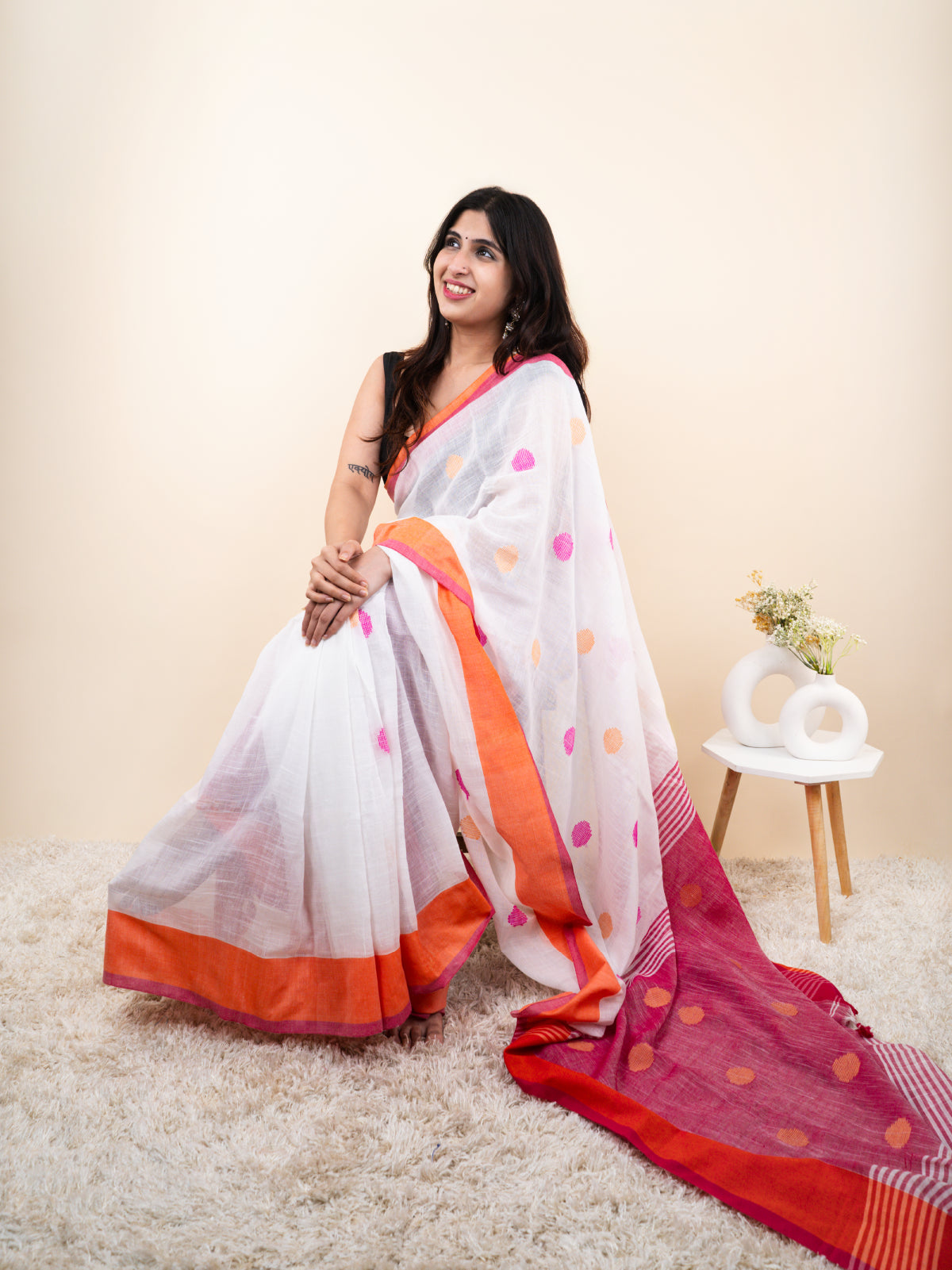 Bindi Rang Linen Saree