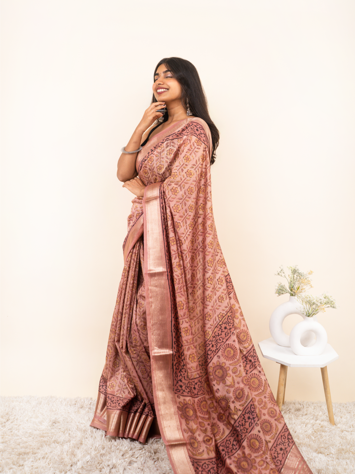Sunehri Raah Maheshwari Cotton Silk Saree