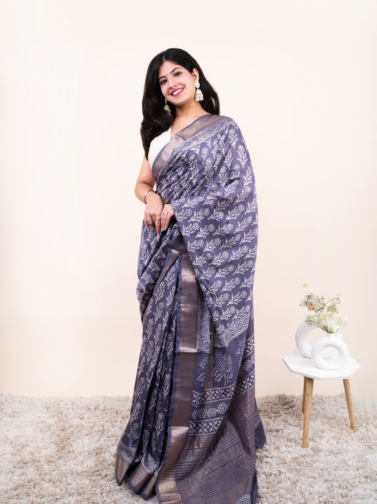 Silver Edge Maheshwari Silk Saree