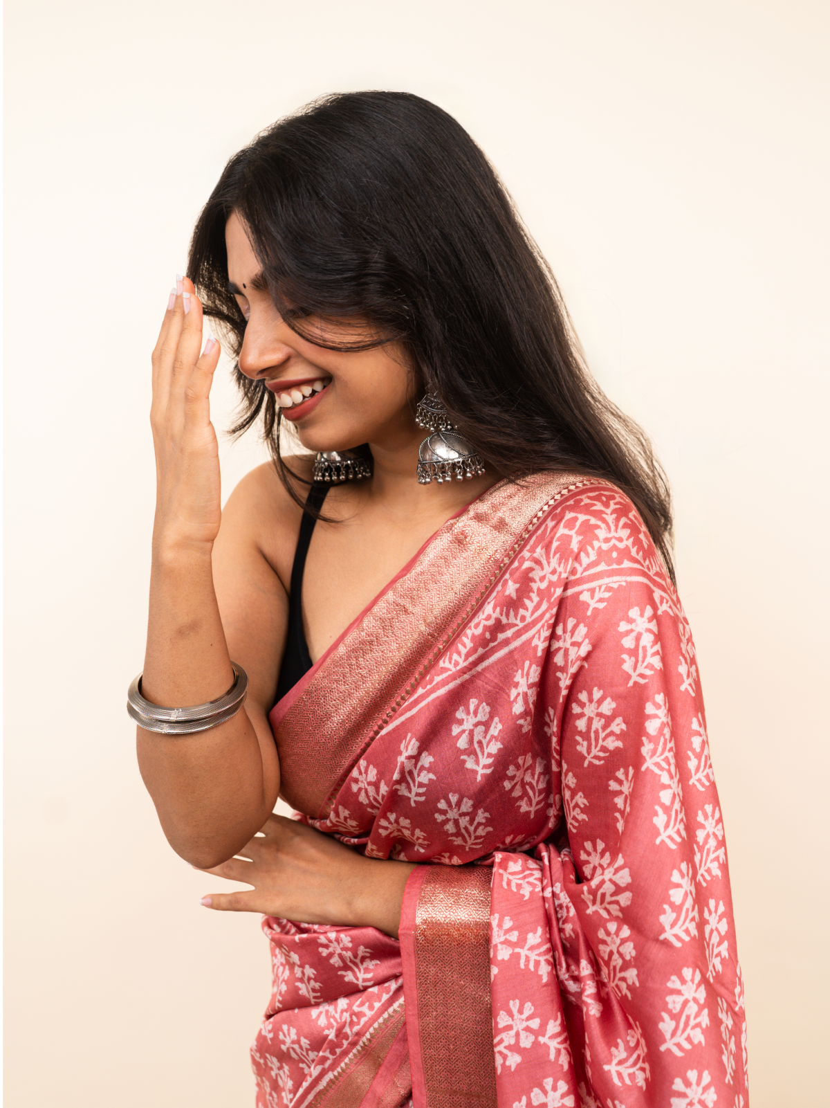 Phoolon Si Maheshwari Cotton Silk Saree