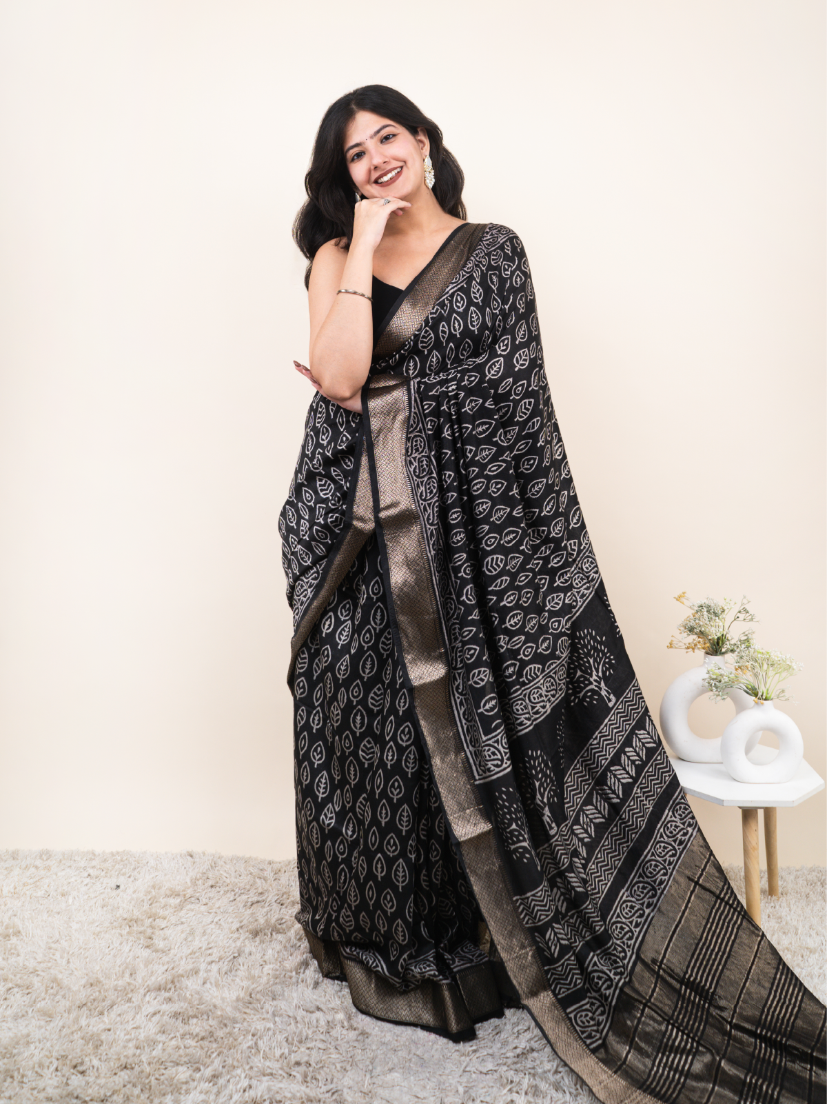 Kaali Resham Maheshwari Cotton Silk Saree