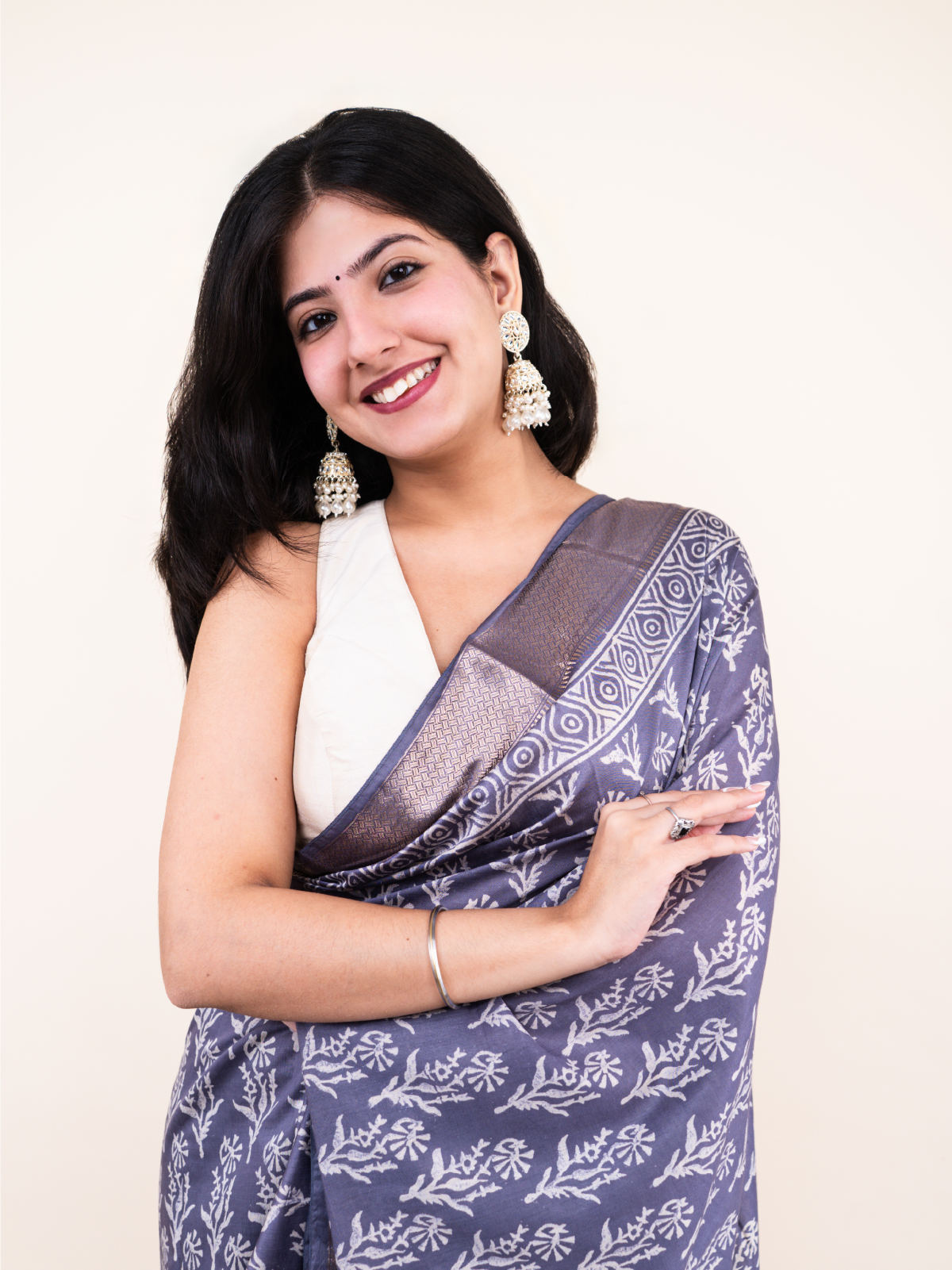 Silver Edge Maheshwari Silk Saree