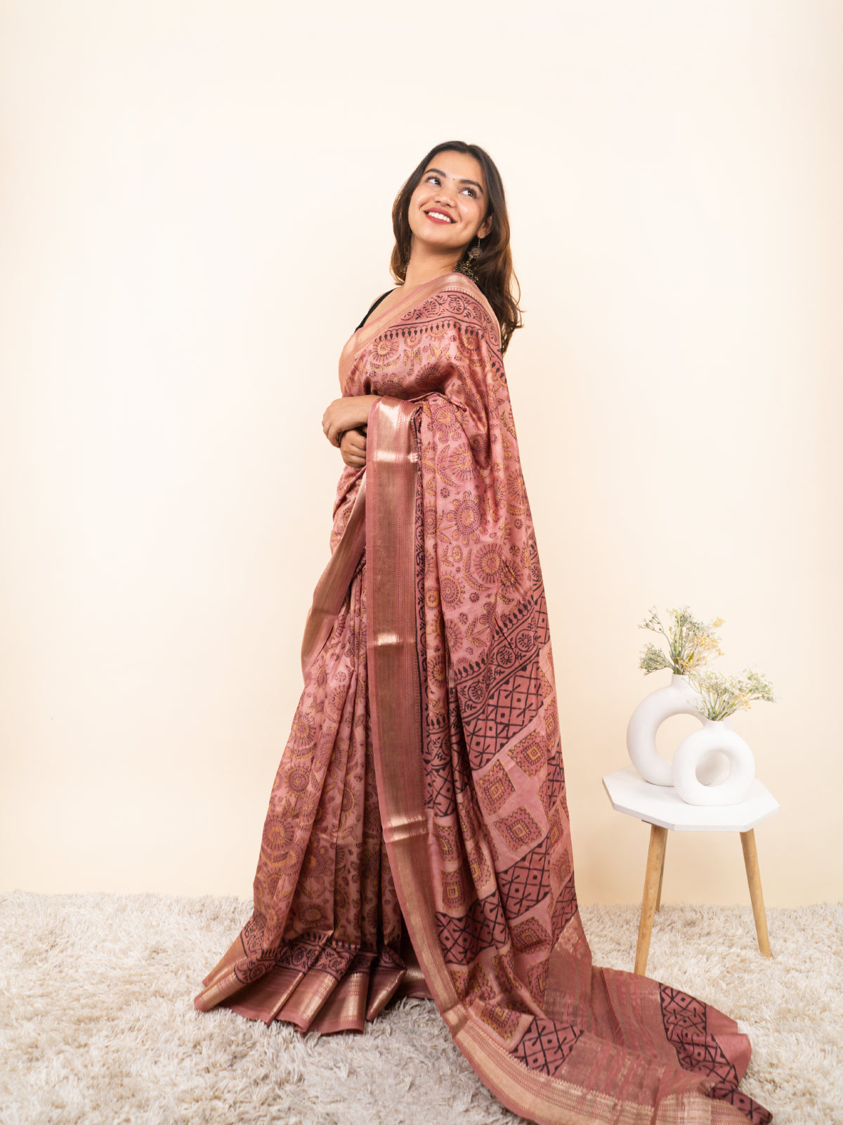 Gulabi Jharna Maheshwari Cotton Silk Saree