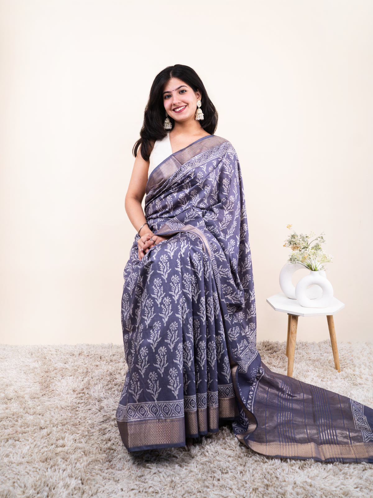 Silver Edge Maheshwari Silk Saree