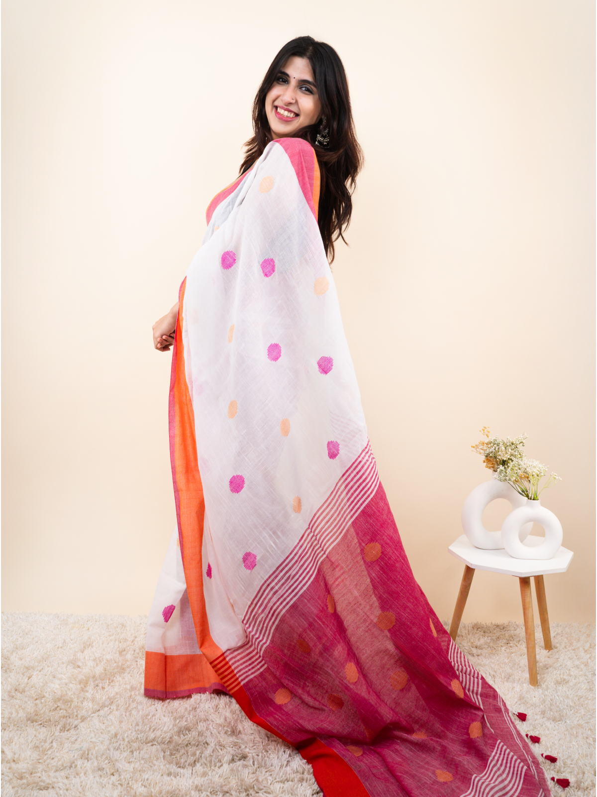 Bindi Rang Linen Saree