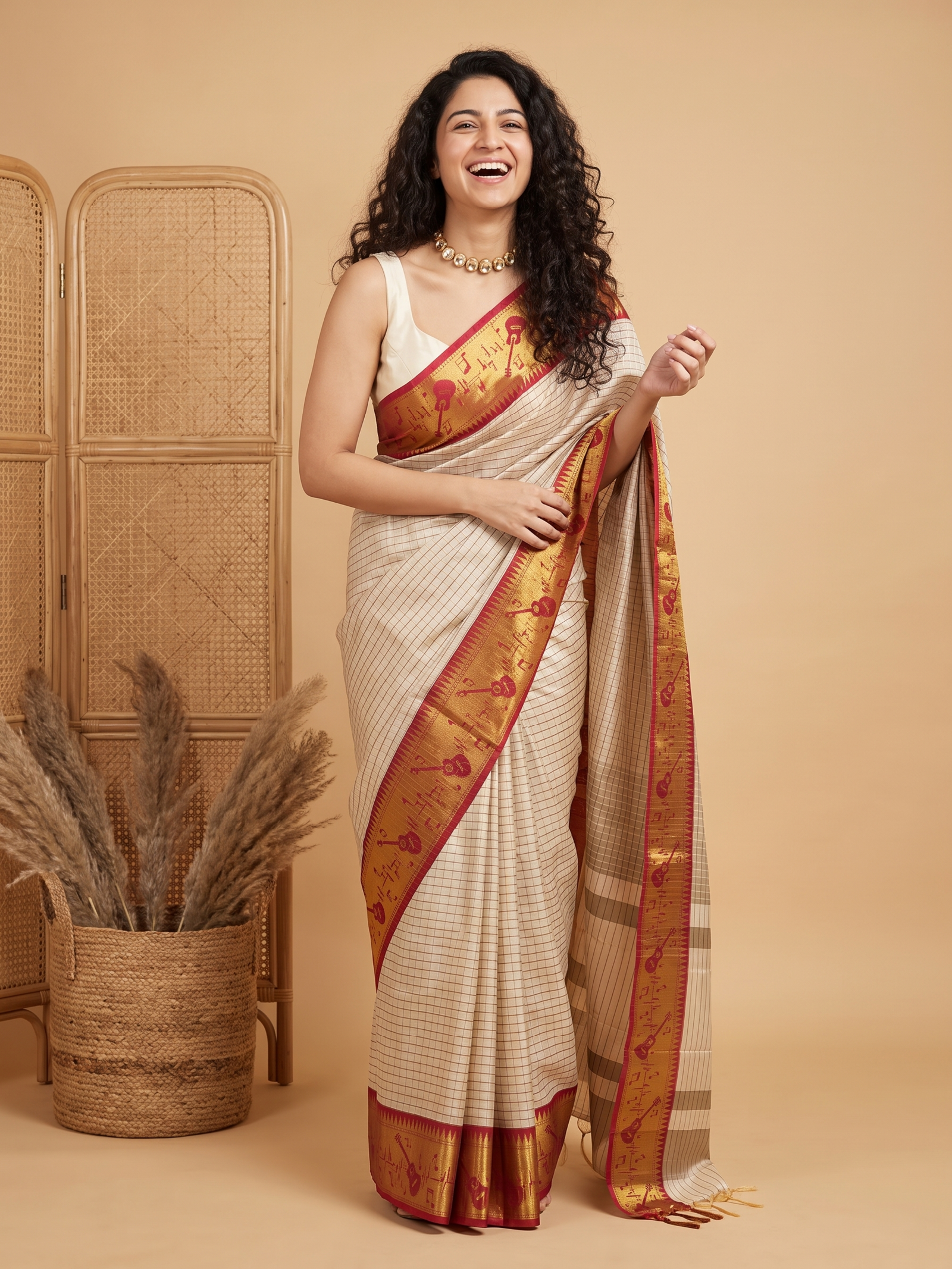 Sunehri Chauka Banarasi Silk Checks Saree