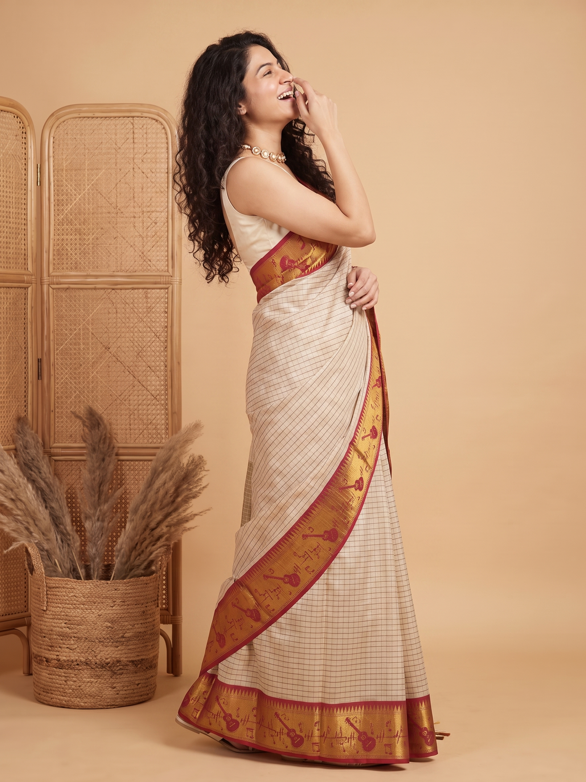 Sunehri Chauka Banarasi Silk Checks Saree