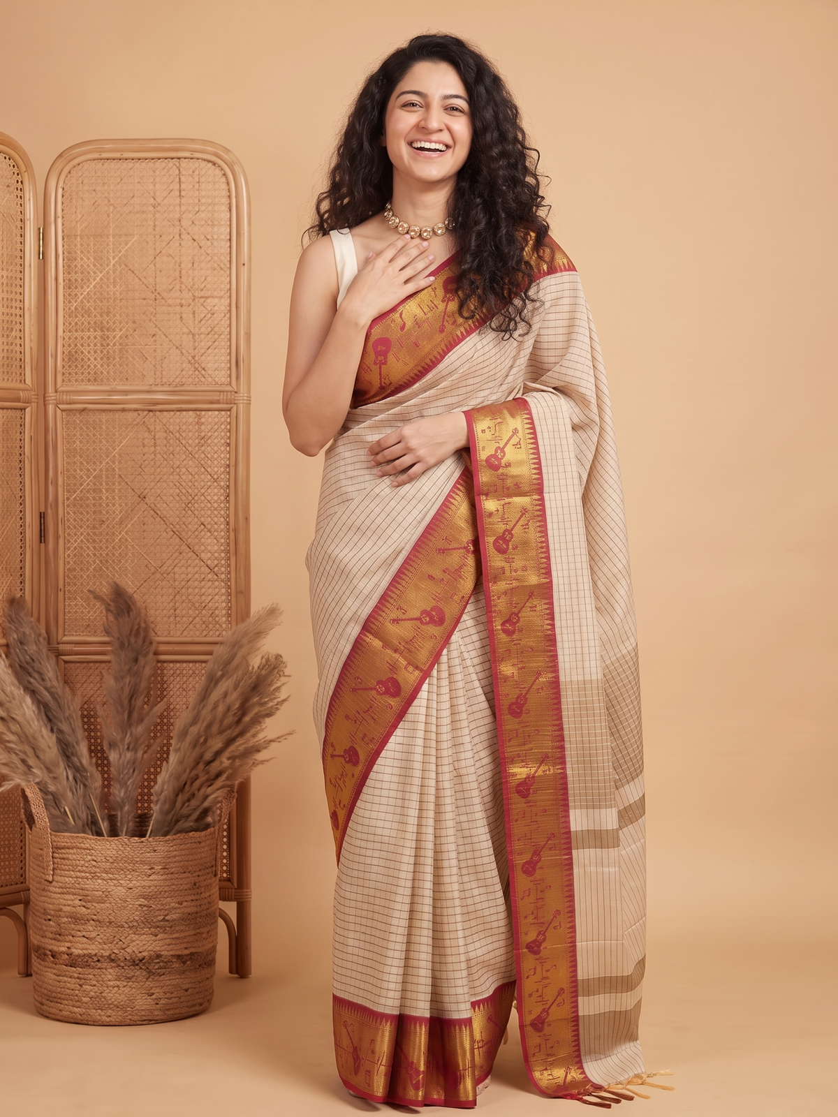 Sunehri Chauka Banarasi Silk Checks Saree