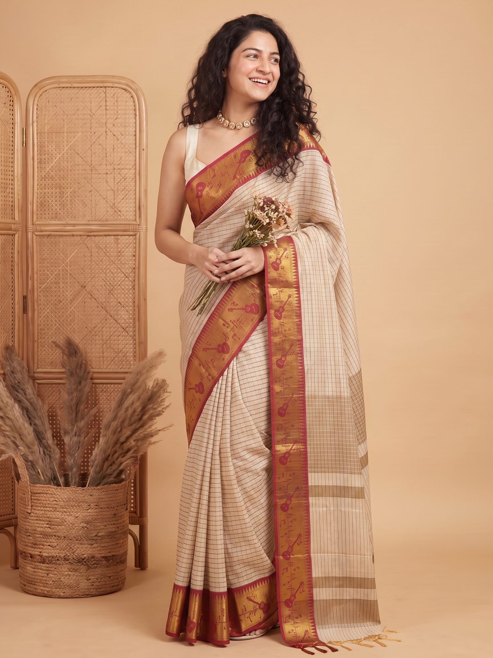 Sunehri Chauka Banarasi Silk Checks Saree